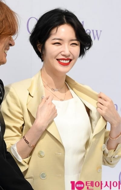 '돌싱' 김새롬, 이혼 9년 만에 입 열었다…재혼 상대는 "무임승차도 OK" [종합]