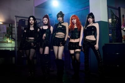 걸그룹 iii, 디지털 싱글 'WaiT' 뮤비 티저 공개