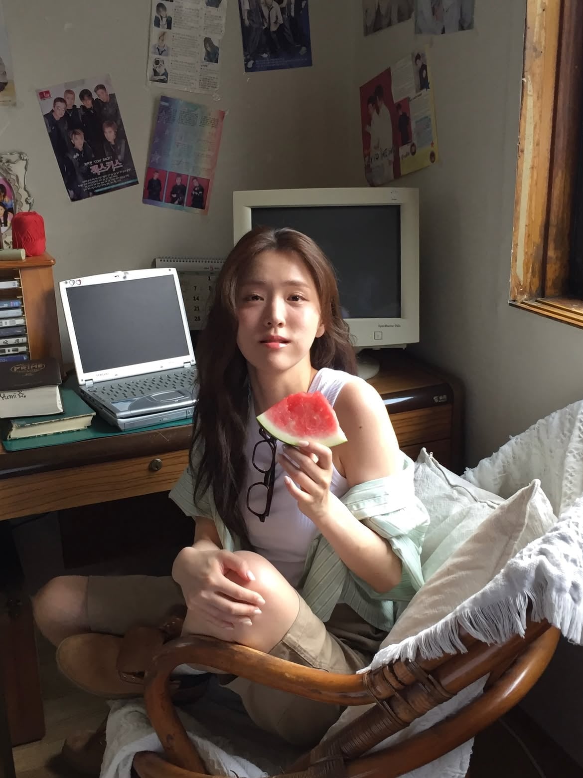 '33세' 김지은, 수박 들고 '볼 빵빵…레전드 찍은 청량미 감탄만 나오네