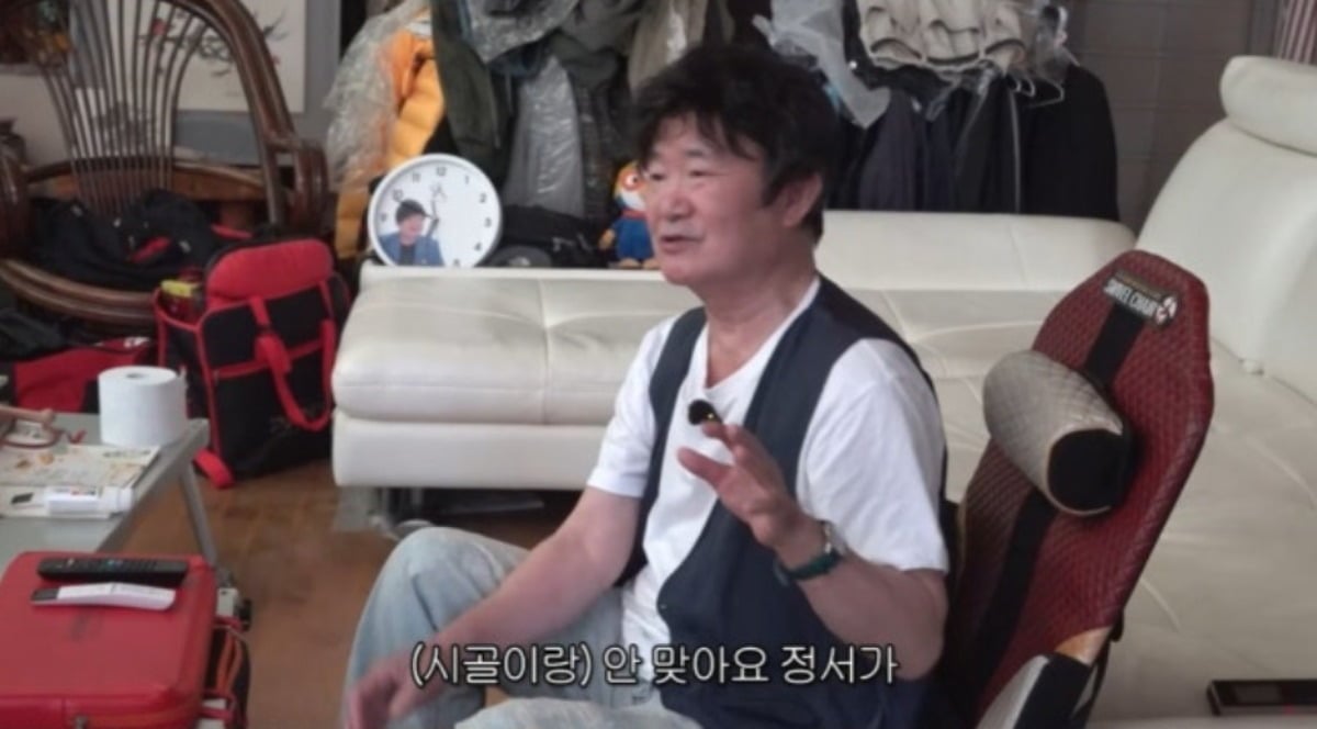 배우 이계인이 혼자 라이프를 공유하고 있다. / 사진=김영옥 유튜브 채널