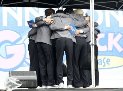 "워너원, 어른 됐구나"…9년 만에 다시 만난 '워너원고' PD의 뭉클한 소회 [TEN인터뷰]