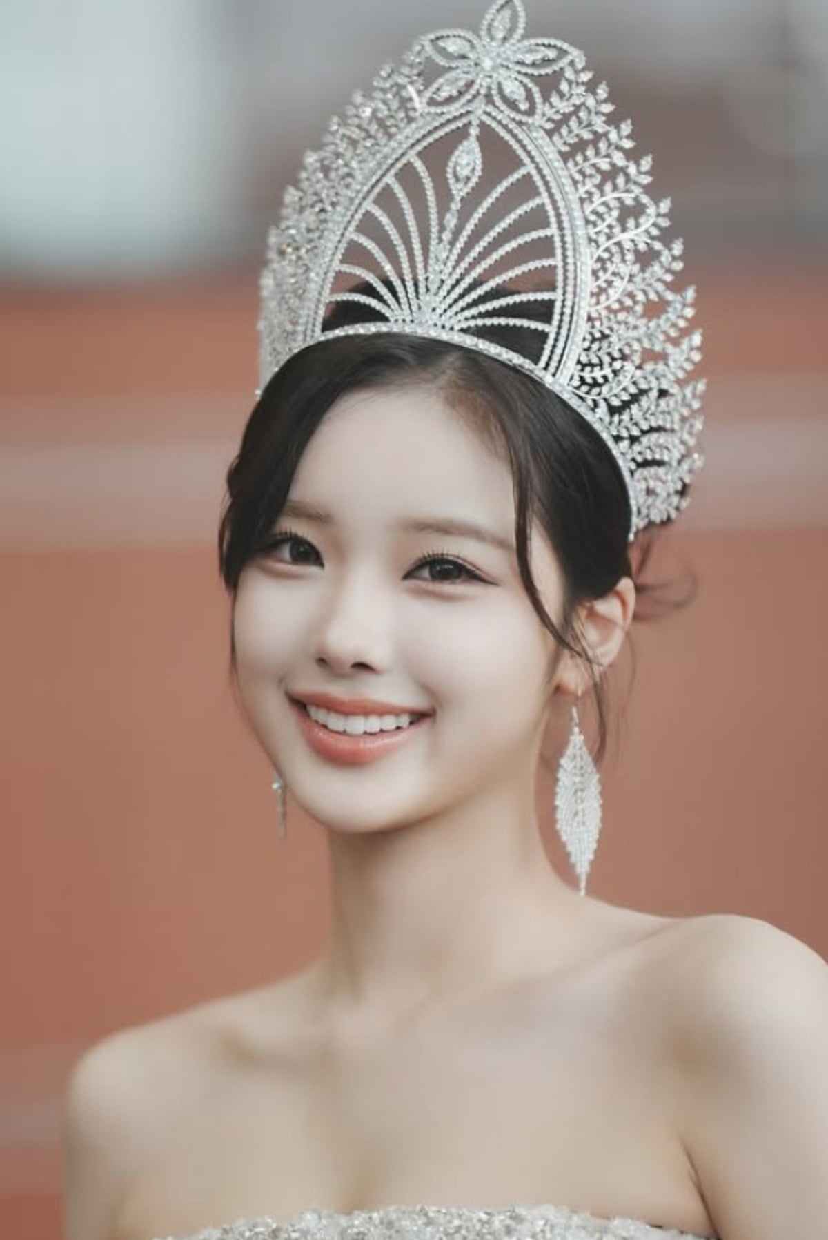 2025년 미스코리아 진에 당선된 정연우가 미소를 보이고 있다. / 사진=정연우 SNS