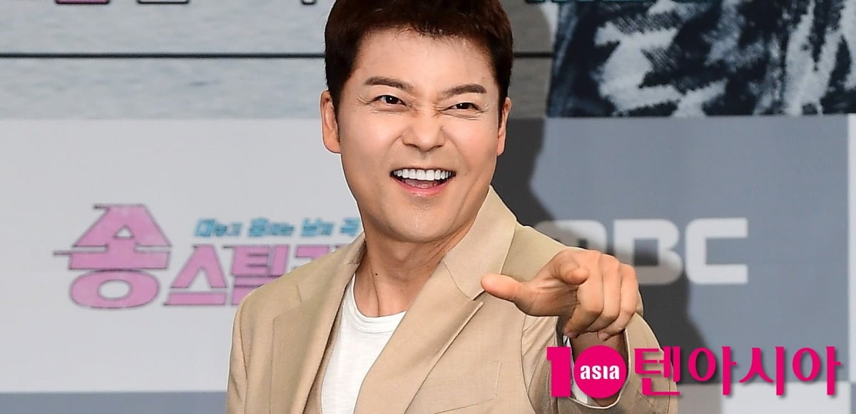 전현무가 정지선 셰프에게 훈수를 둔다./사진=텐아시아DB