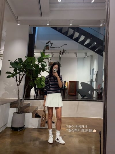 '45세' 왕빛나, 플리츠 미니스커트 이렇게 잘 어울리다니…늘씬한 각선미 미쳤네