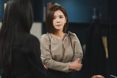 장서희, 결국 본색 드러냈다…전혜원 입사하자 숨겨둔 욕망 폭발 ('욕망의 덫')