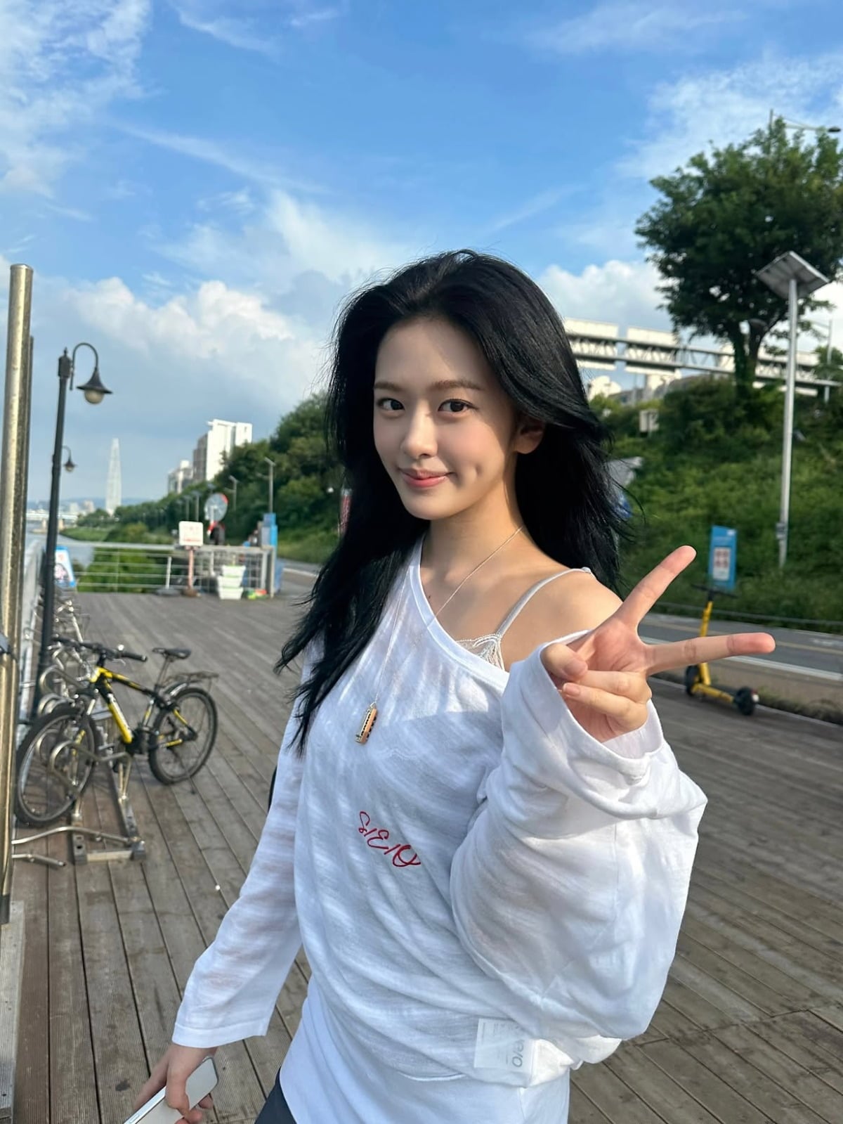 사진 = 안유진 인스타그램
