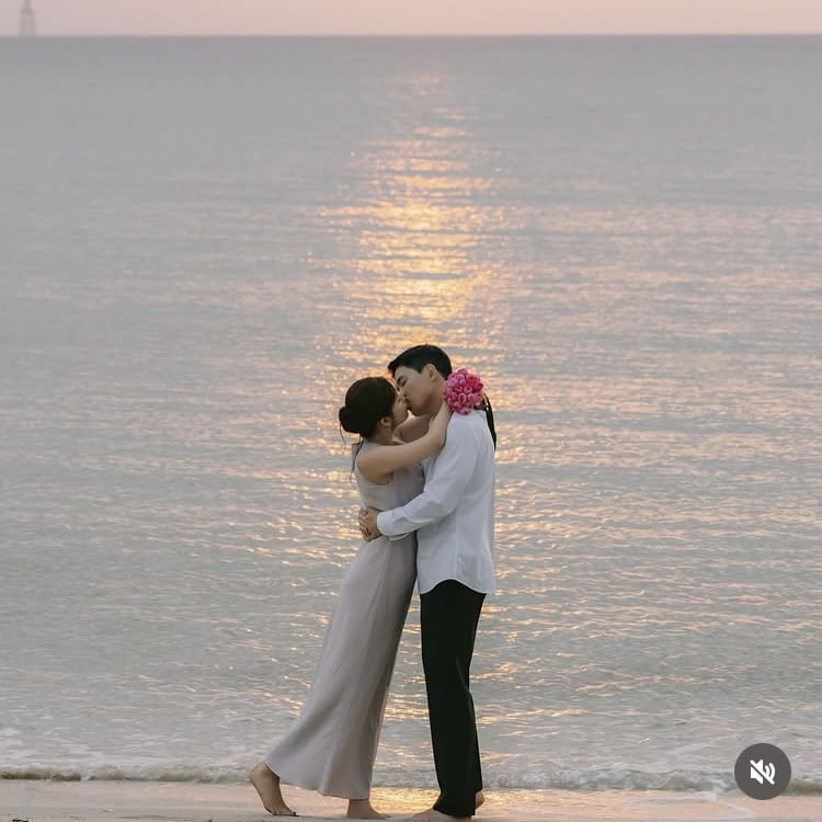 ‘이라크 파병’ 21기 영철, 84년생의 늦은 결혼…신부랑 웨딩화보 공개