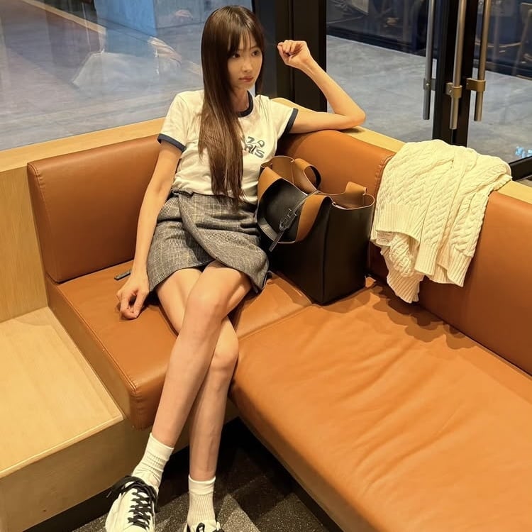 장원영 뺨치는 뼈말라…강예원, 부러질 것같은 새다리 자랑
