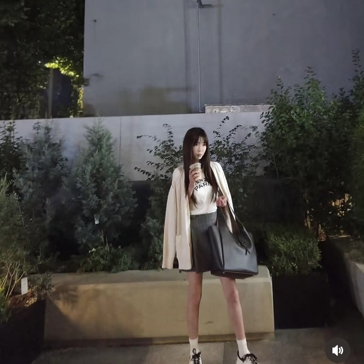 장원영 뺨치는 뼈말라…강예원, 부러질 것같은 새다리 자랑