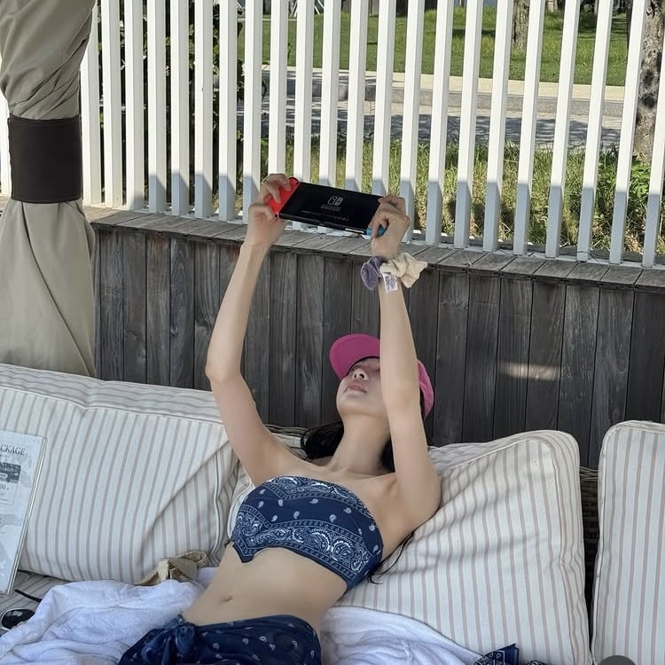 오하영, CG 아니지?…끝없는 다리 길이에 군살 없는 비키니 자태