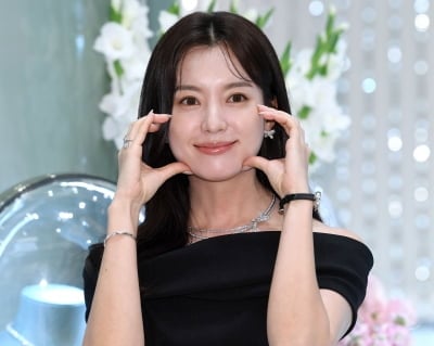 [공식] 한효주, '유미의 세포들' 감독 신작 주인공 됐다…♥로맨스물 '너의 그라운드'로 안방 복귀