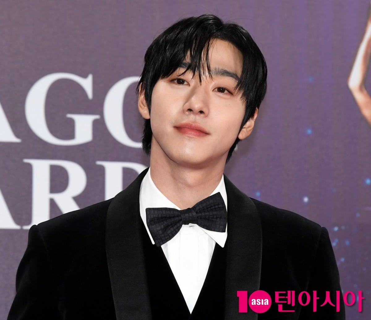 안효섭이 행사에 참석해 미소를 짓고 있다. / 사진=텐아시아DB