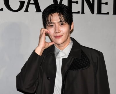 김선호, 요즘 뭐하나 했더니…깜짝 근황 공개→밝은 모습 눈길 [화보]