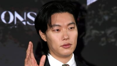 류준열, 제대로 일냈다…데뷔 첫 1인 2역 호평→'들쥐' 전 세계 TV쇼 4위