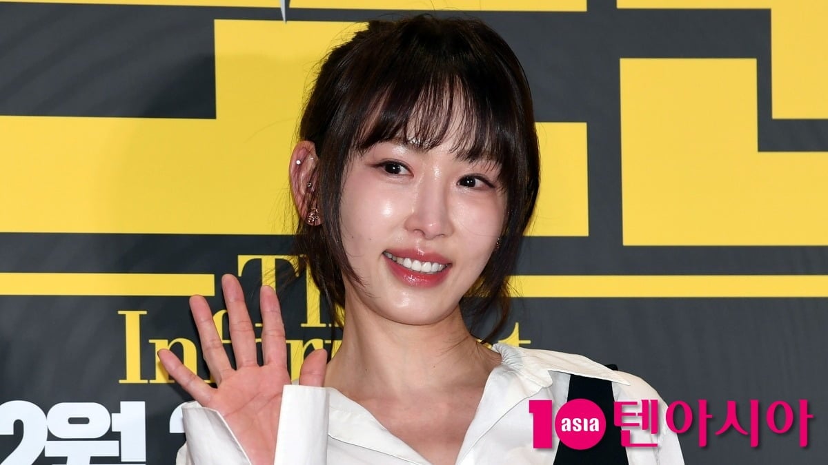 배우 강예원이 포즈를 취하고 있다. / 사진=텐아시아DB