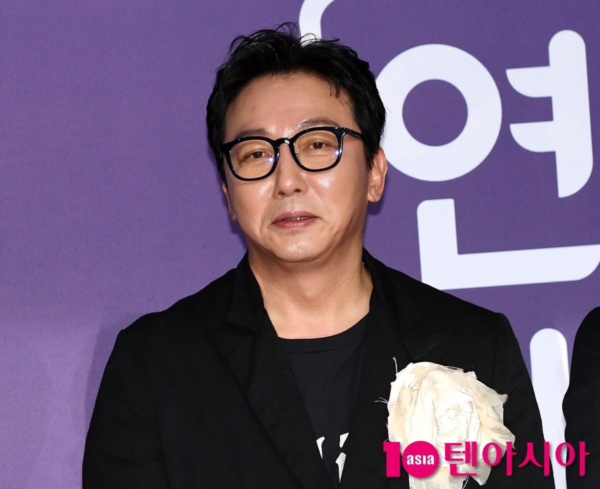 탁재훈이 취재진 앞에 섰다. / 사진=텐아시아DB