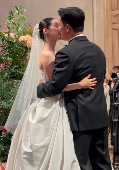 "양준모♥양지원 결혼식, 축가만 6팀…축제였다" 30년 지기 인증