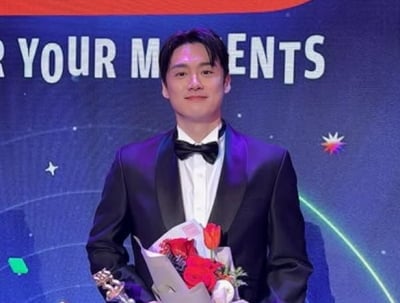 늦둥이 안은 오상진, 육아 중 자격증까지 땄다…공부 중요하지 않다더니