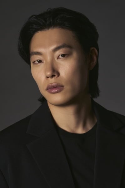 류준열, 눈→성대까지 바꿨다…데뷔 첫 1인 2역에 "목소리까지 바꿔" ('들쥐')[인터뷰 ②]