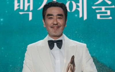 백상 대상 찍은 류승룡, 쉴 틈 없네…'비광'으로 스크린 복귀