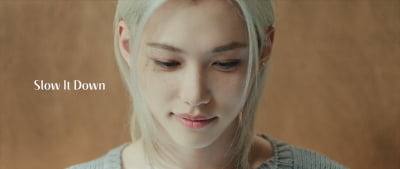 스키즈 필릭스, 노윤서와 손잡았다…솔로 신곡 'Slow It Down' 공개