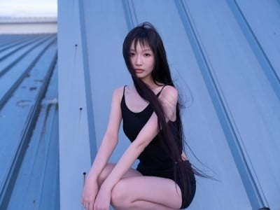 러블리즈 류수정, 이해인 품에 안겼다…11일 깜짝 컴백