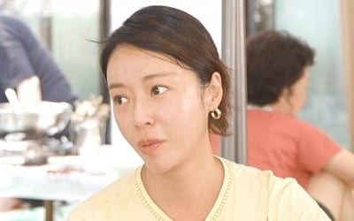 '싱글맘' 황정음, 두 아들 교육열 남달랐다…"모든 재산 교육에 쓰고 싶다"