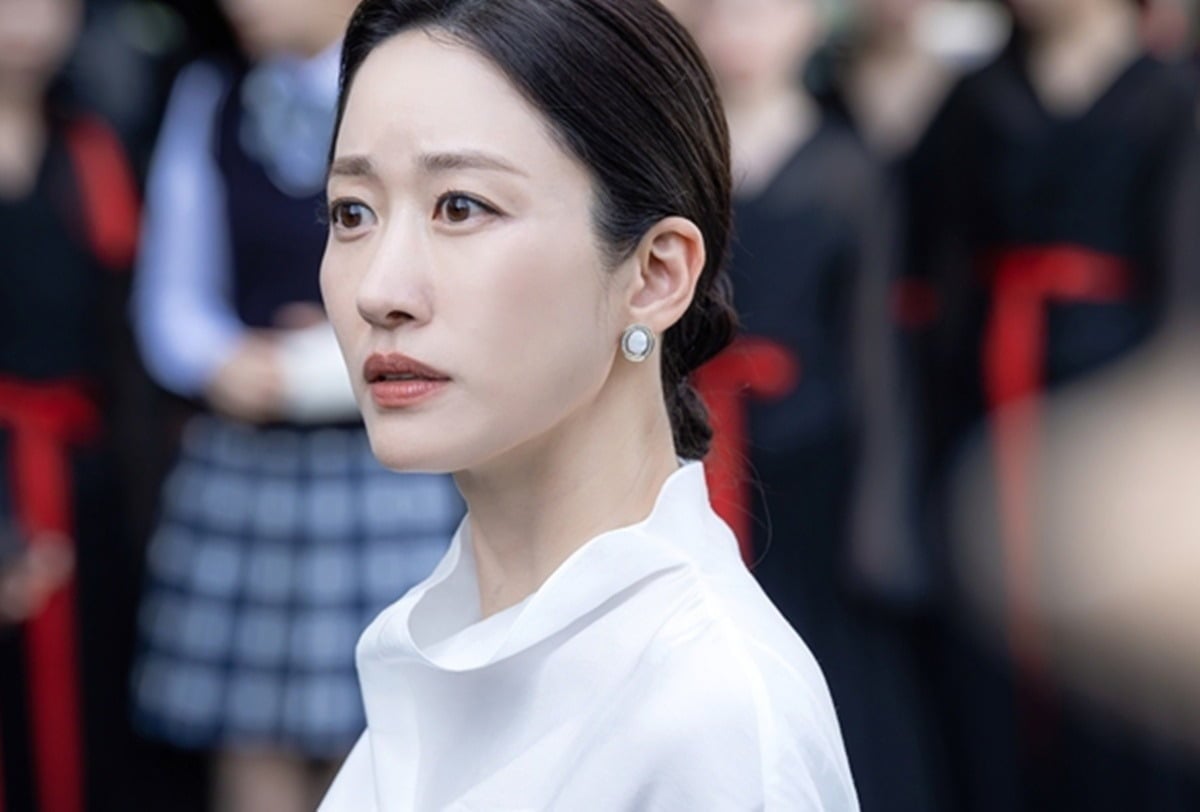 전혜빈이 예고 교장으로 특별 출연한다./사진제공=SBS