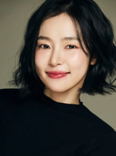 '41세' 홍자, 단발 변신 후 뽐낸 인형 미모…나이 도저히 안 믿겨