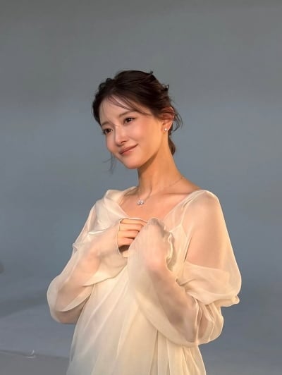 '34세' 이세영, 단발 변신에 청순미 폭발 우아함 가득한 비주얼 공개