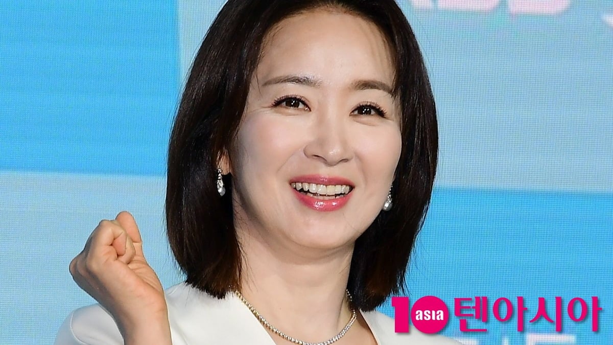 윤유선이 '꼬꼬무'에서 눈시울을 붉혔다. / 사진=텐아시아DB