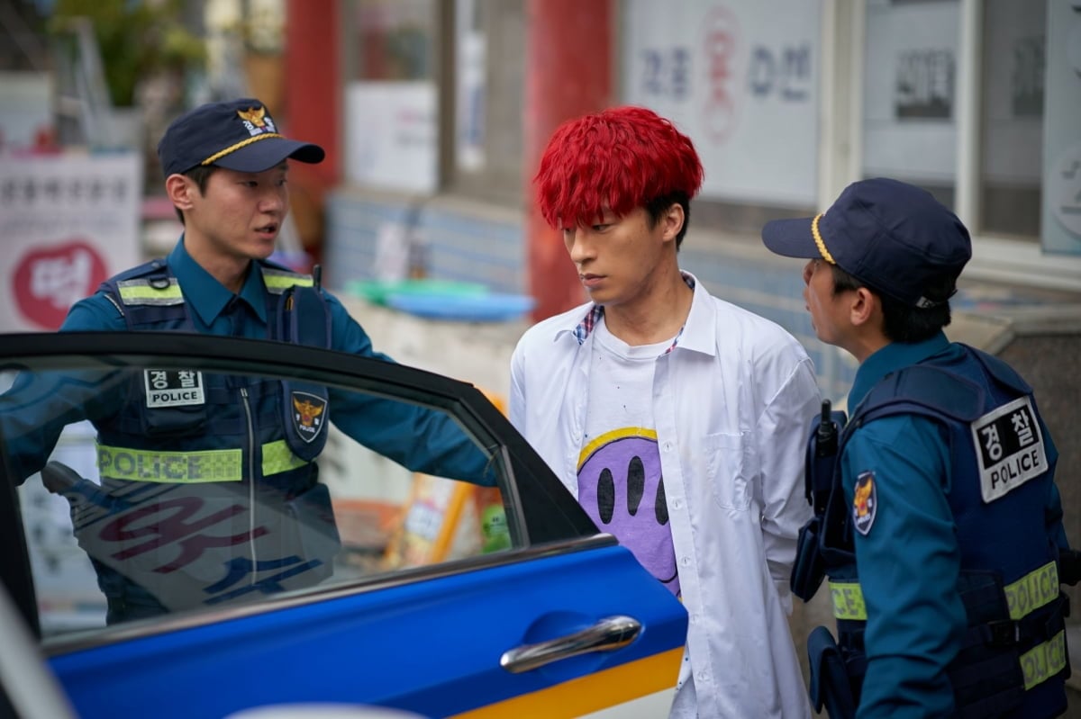 영화 '부활남: 더 레드'가 개봉을 앞두고 구교환의 비주얼을 활용한 AI 포스터 이벤트를 진행하고 있다. / 사진=롯데엔터테인먼트