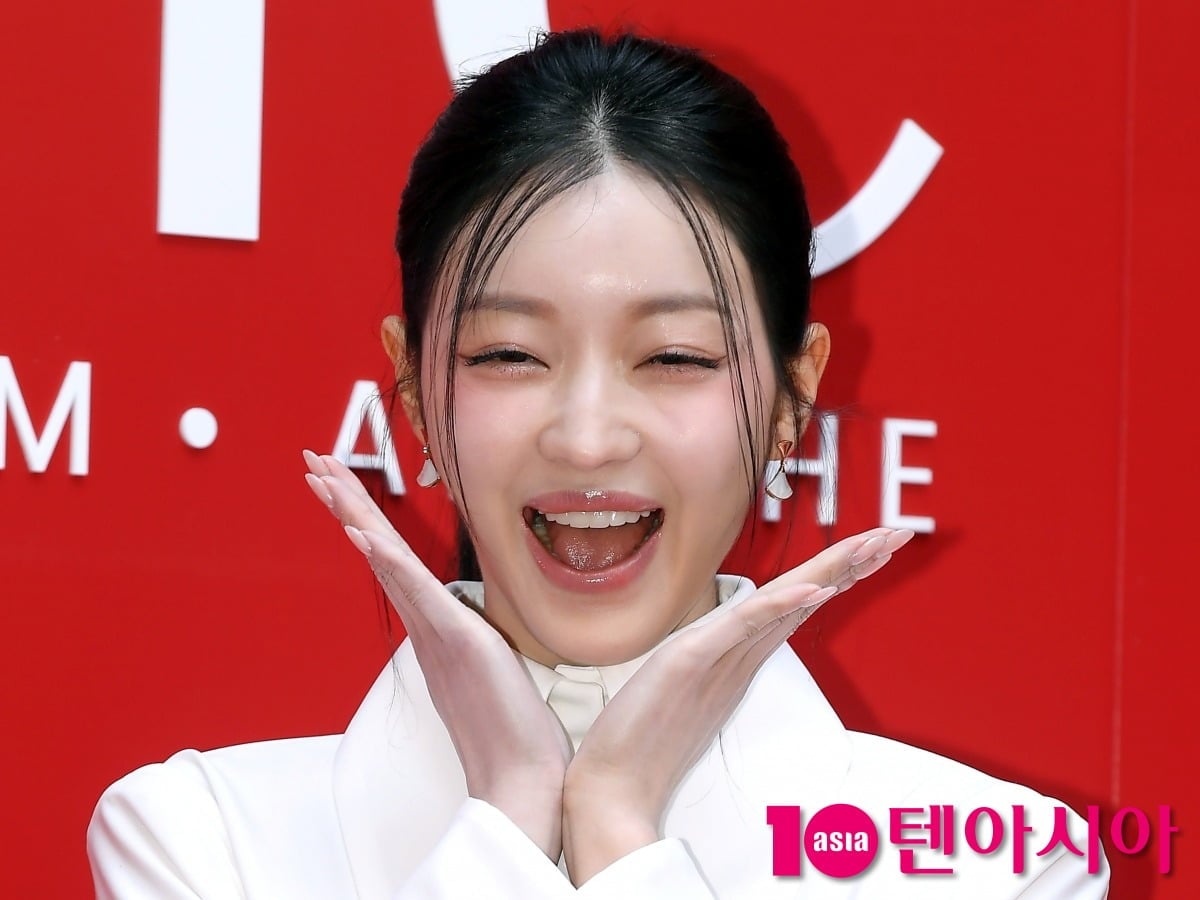 오마이걸 멤버 겸 배우 유아가 사람엔터테인먼트와 약 1년 만에 결별하고 새 소속사에 둥지를 틀었다./사진=텐아시아DB