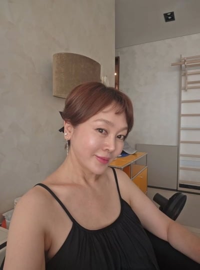 '58세' 이승연, 어쩜 이 나이에도 민소매 찰떡 소화…동안 비주얼 미쳤네