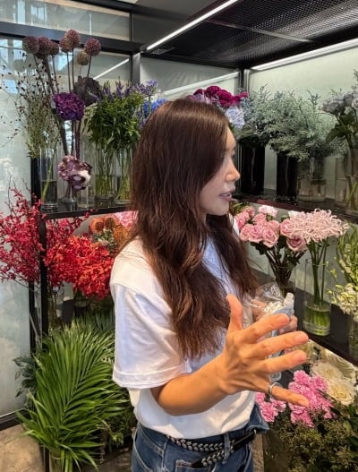 '49세 돌싱' 채정안, 꽃보다 빛나는 '어른여자' 근황…'커프' 시절 그대로