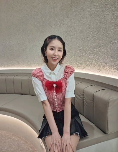 '42kg' 신지, 이제 완전히 '뼈말라' 됐다…러블리 미니스커트도 소화