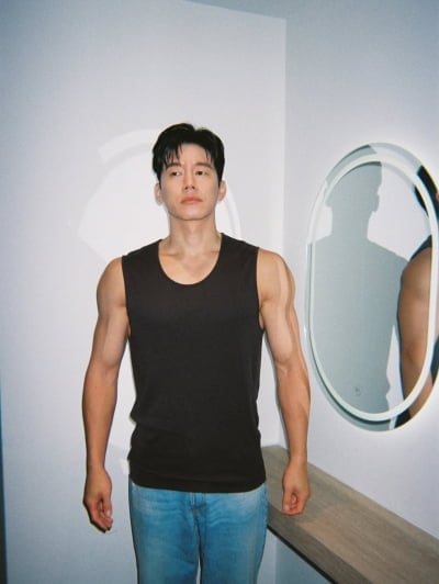 '44세' 김무열, 나이 안 믿기는 근육질 몸매…'♥윤승아' 또 반하겠어