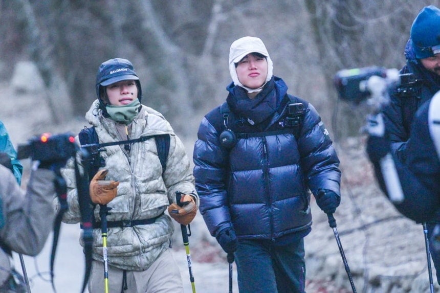  나영석 PD의 '우주떡집'이 초반 호평과 달리 최근 자체 최저 시청률을 기록했다./ 사진=넷플릭스 '대체 등산을 왜 하는 건데?'