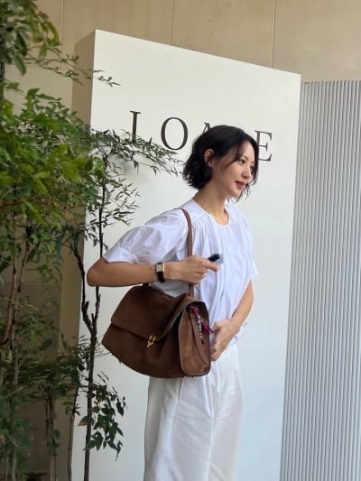 '돌싱 2년차' 수현, '41세' 나이 잊은 화이트 원피스룩…파리지앵 자태 폭발