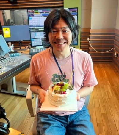 이상순, 라디오 활동 중단했는데 제작진 챙겼다…쇼핑백 4개 한가득