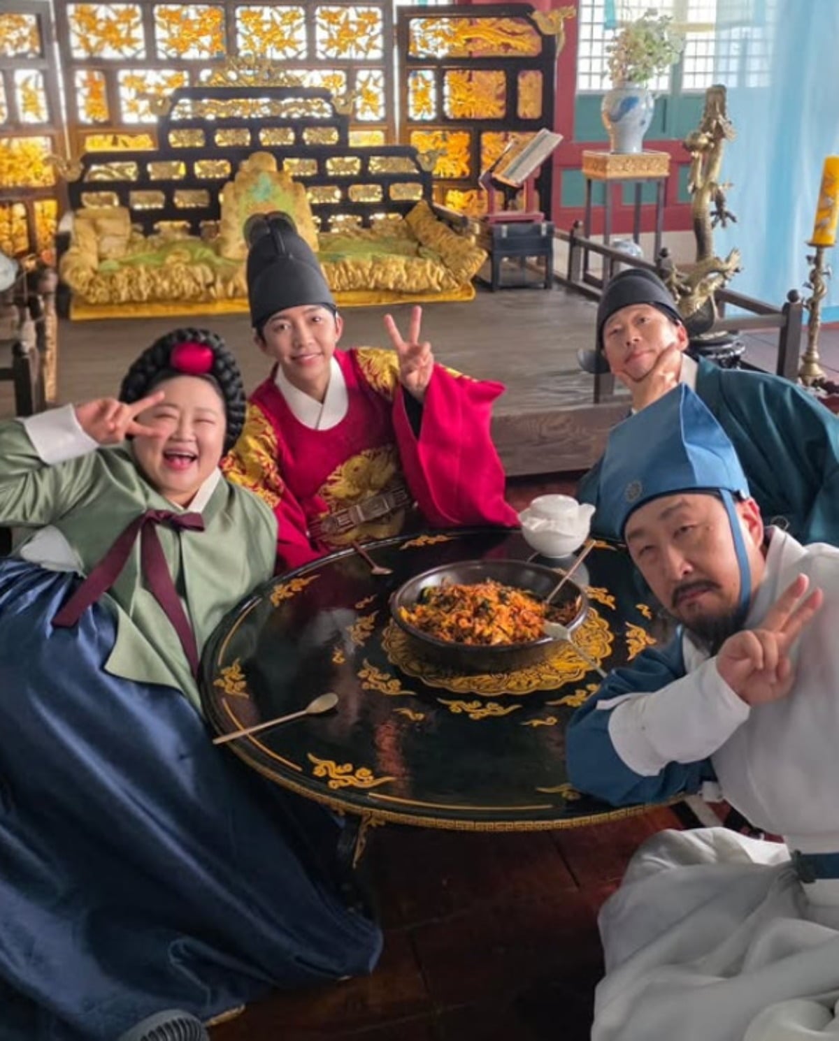 개그우먼 홍윤화가 가수 임영웅을 위해 배우 현봉식, 윤병희와 뭉쳤다. / 사진=홍윤화 SNS
