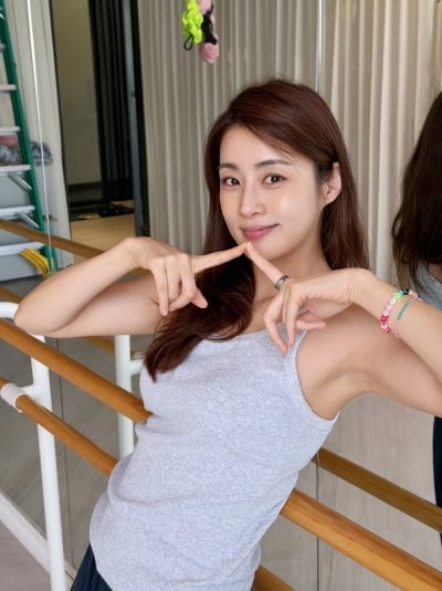 '한의사♥' 강소라, '48kg'라더니 민소매 찰떡 소화…'애둘맘' 안 믿겨