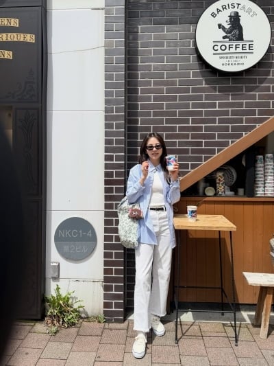 '34세' 안소희, 10대 시절 몸매 그대로야…선글라스+셔츠 조합 미쳤네