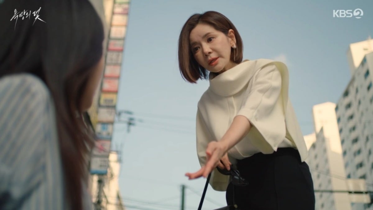'욕망의 덫' 장서희가 전혜원에게 손을 내밀었다. / 사진=KBS 2TV '욕망의 덫' 방송 캡처