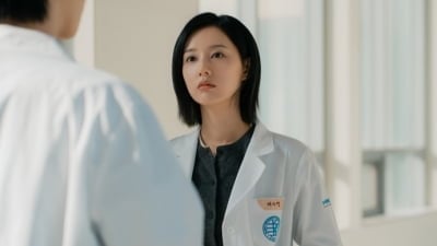 SBS 또 큰 거 온다…'김부장'·'모범택시' 잇는 김지원, 이번엔 천재 의사로 변신 ('닥터X')