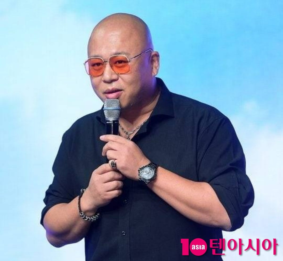 돈스파이크가 공식석상에서 의견을 얘기하고 있다. / 사진=텐아시아 DB