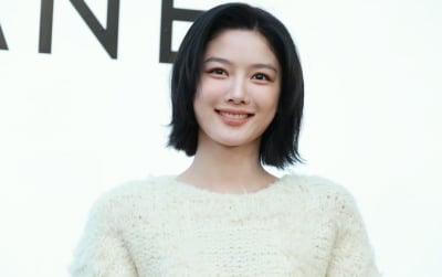 김유정, 살을 얼마나 뺀거야…러플 치마를 입어도 한줌 '뼈말라'