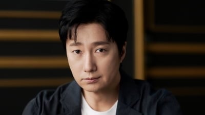 박해일, 1974년 영부인 저격 사건에 의문…"왜 영화로 안 만들었을까" ('암살자들')[인터뷰②]