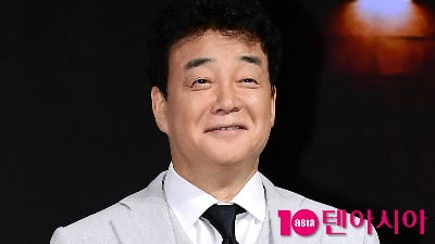 방송서 자취 감춘 백종원, 환한 미소로 포착…'레미제라블' 출연진과 여전한 의리