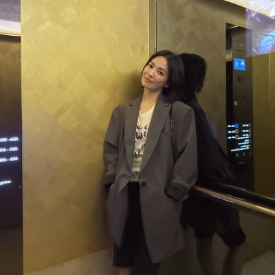 '45세' 송혜교, 세월 비껴간 레더 재킷 자태…프랑스 여자들 기죽겠네